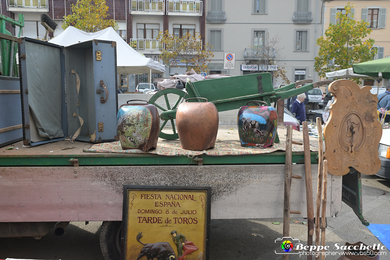 VBS_6682 - Mercatino dell'Antiquariato e dell'Hobbismo - Ottobre 2023.jpg